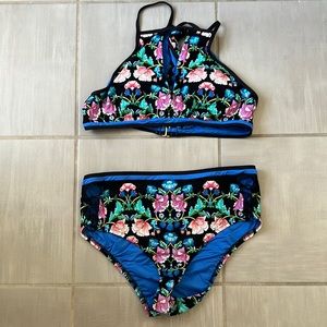 NWOT. NANETTE LEPORE DAMASK FLORAL Bikini